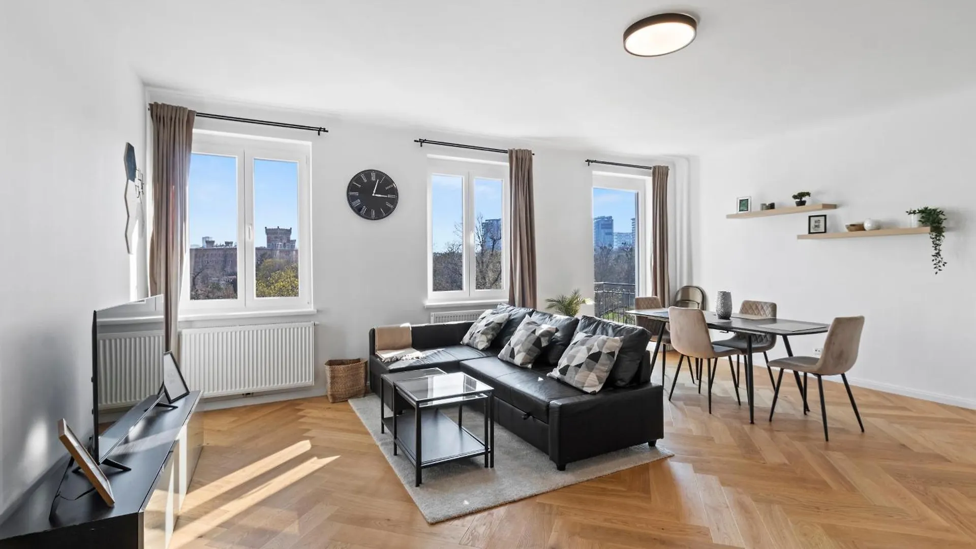 Feelhome-Balkon-Zentrum-6 Gaeste-Wifi-Smart Tv Vienna
