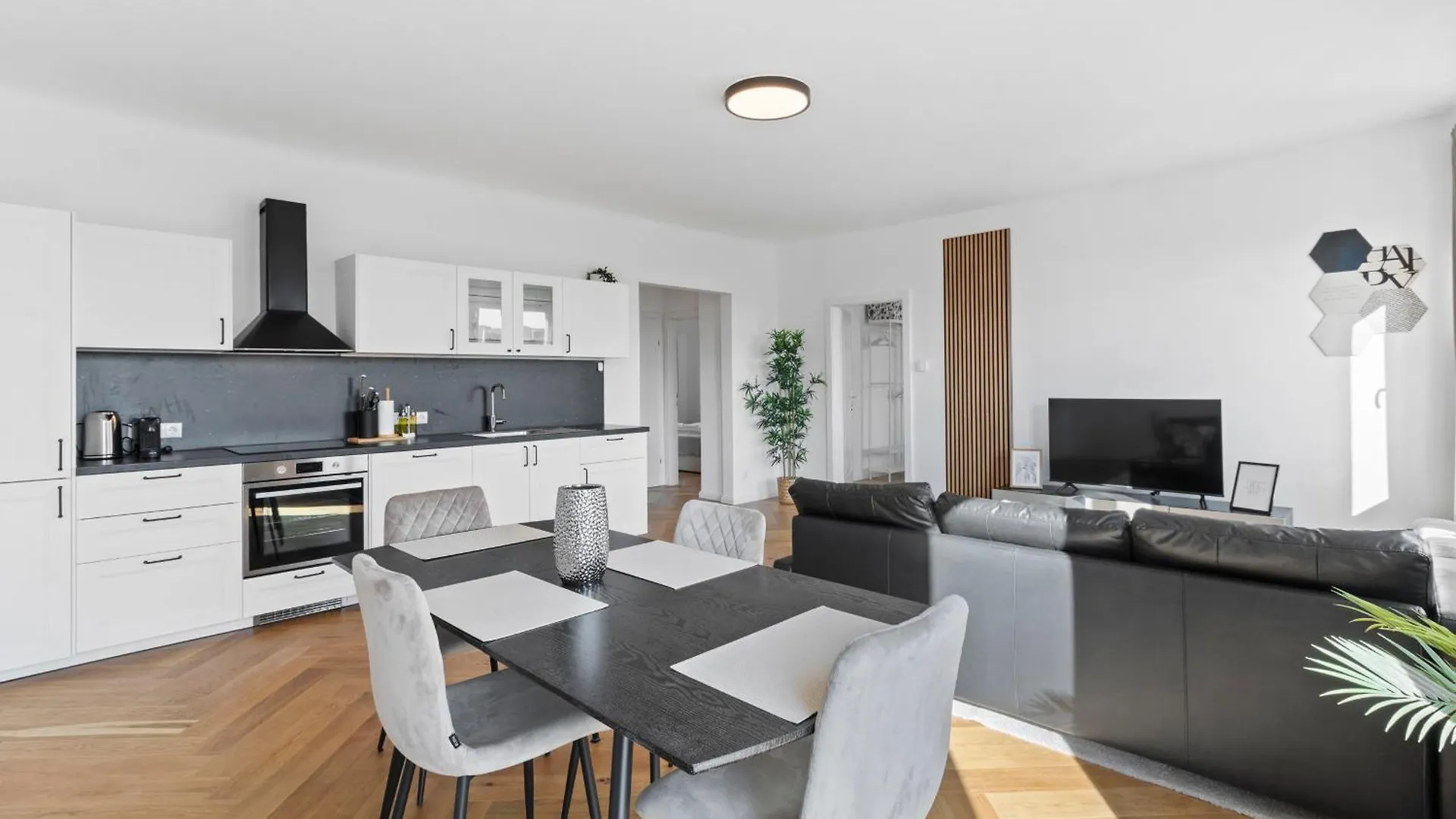 Apartment Feelhome-Balkon-Zentrum-6 Gaeste-Wifi-Smart Tv Vienna