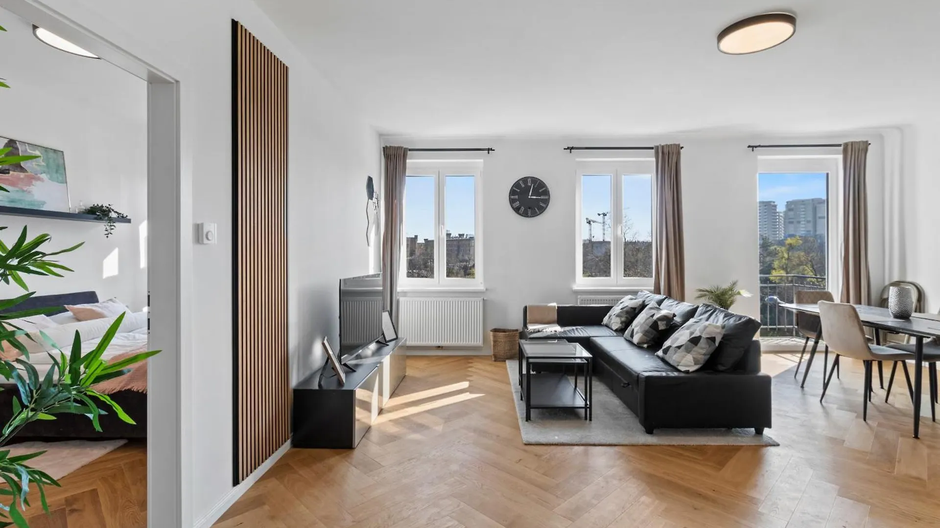 Feelhome-Balkon-Zentrum-6 Gaeste-Wifi-Smart Tv Vienna