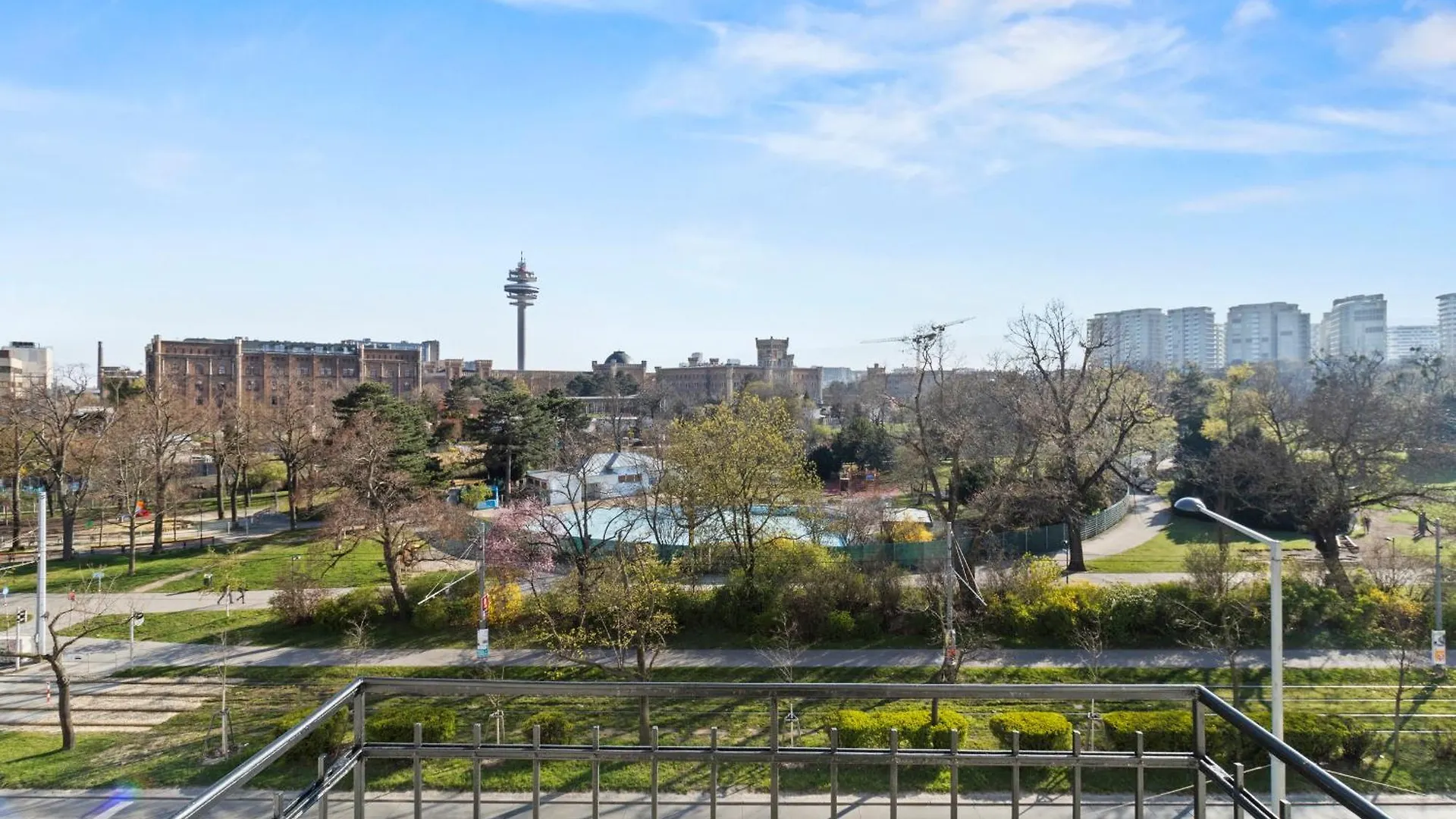 Feelhome-Balkon-Zentrum-6 Gaeste-Wifi-Smart Tv Vienna 0*,