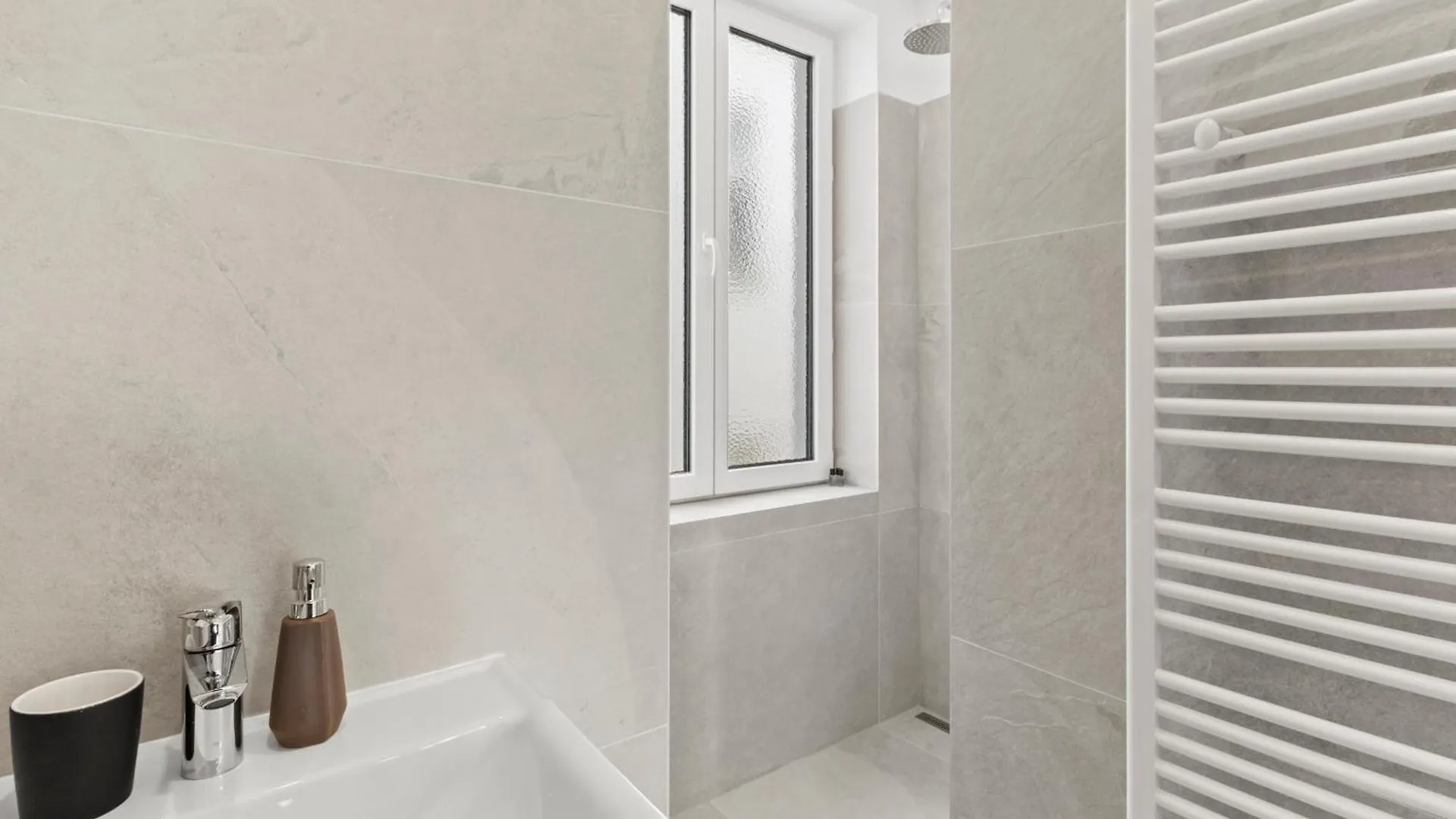 Apartment Feelhome-Balkon-Zentrum-6 Gaeste-Wifi-Smart Tv Vienna Austria
