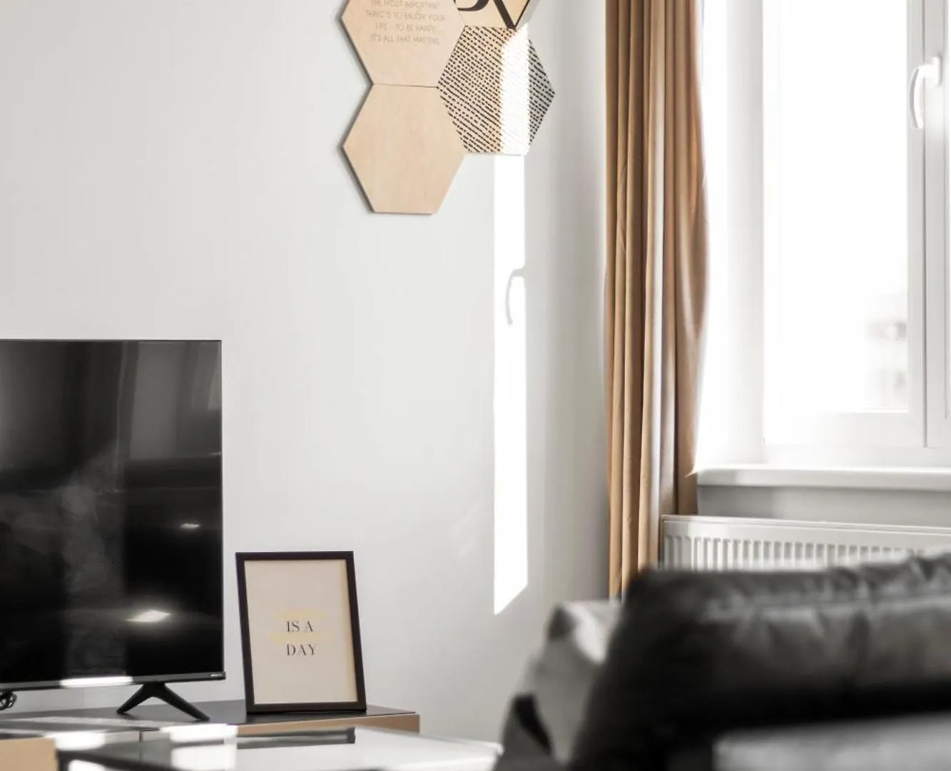 Feelhome-Balkon-Zentrum-6 Gaeste-Wifi-Smart Tv Vienna