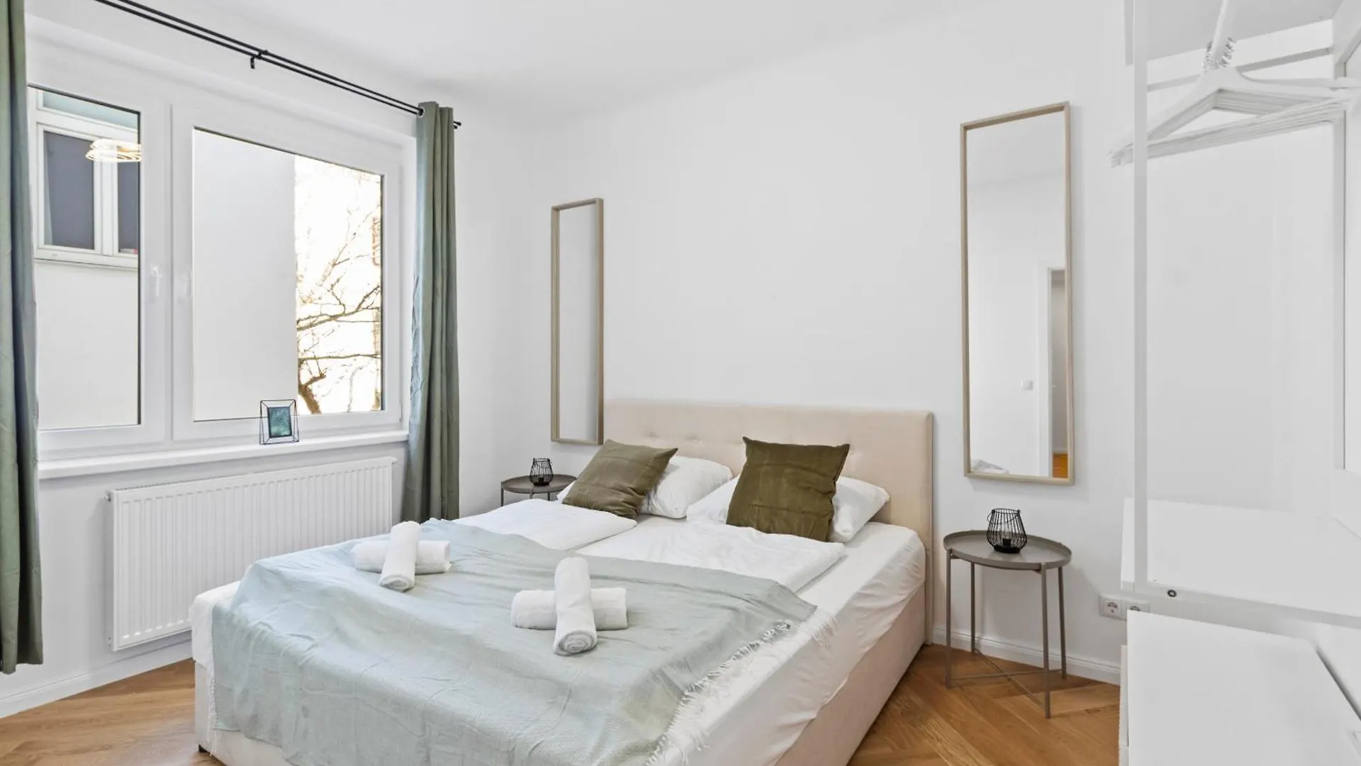 Feelhome-Balkon-Zentrum-6 Gaeste-Wifi-Smart Tv Vienna